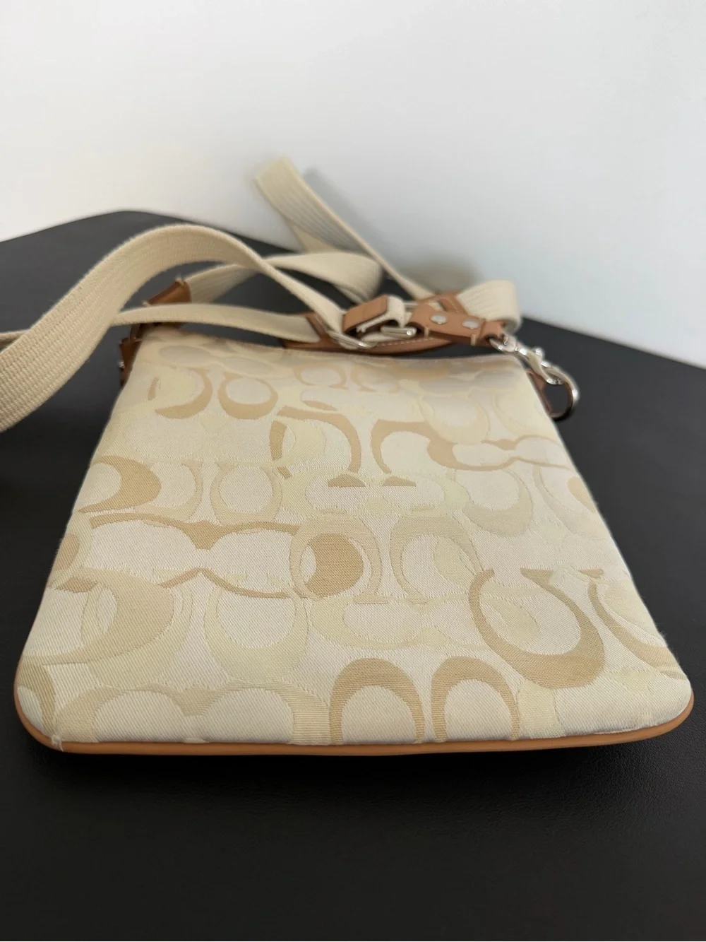 Coach Hampton Op Art 41258 North South Swingpack Crossbody Tan Cream